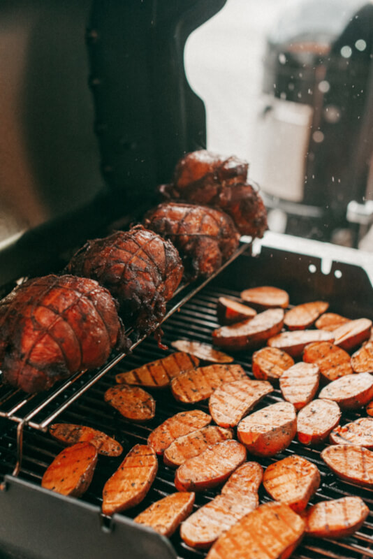 Grillowane mięso z ziemniaczkami